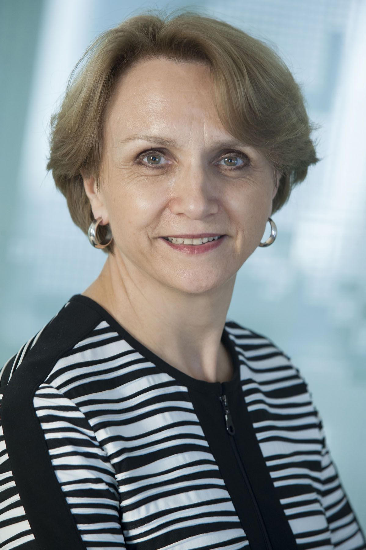 ausgebucht Vortrag von S.E. AnneMarie Descôtes, Botschafterin der